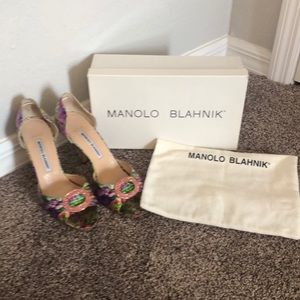 Manolo Blahnik Sedaraby in “Valli” print